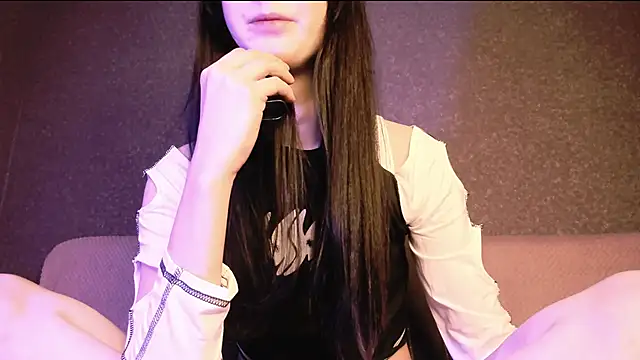 Alice  Aris online show from 6, 12, 2024