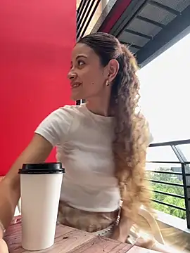 alana15 online show from 4, 4, 2026