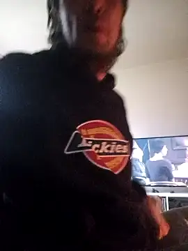 BunnyandClydeDk online show from 1, 1, 2025