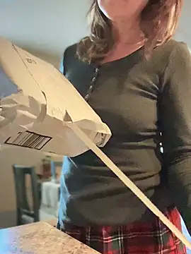 MaiseKnox online show from 12, 12, 2024