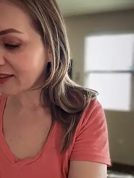 MaiseKnox online show from 3, 1, 2025