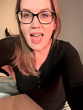 MaiseKnox online show from 20, 10, 2025