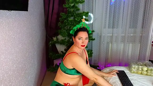 Snapshot of HotMilfMargo chatting on 8, 12, 2024 HotMilfMargo online show from 8, 12, 2024