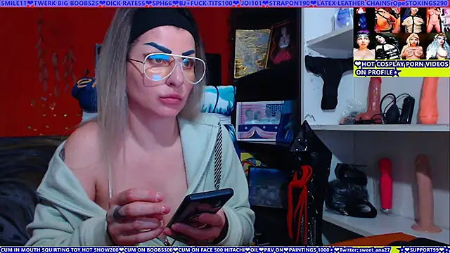 cuminmenowbbyx online show from 18, 4, 2026