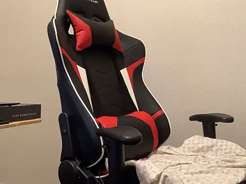 Youreherewithme online show from 14, 2, 2025