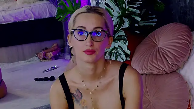 IsabelleEthan online show from 5, 10, 2025