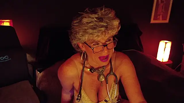 milfettefab online show from 17, 2, 2026