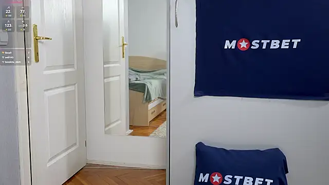 foxeslovefoxes online show from 24, 12, 2024