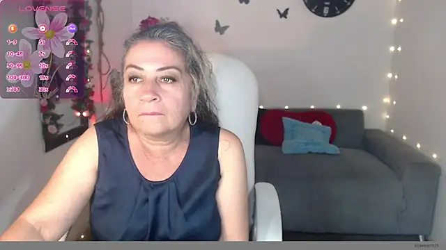 Snapshot of stepmother_105 chatting on 9, 1, 2025 stepmother 105 online show from 9, 1, 2025