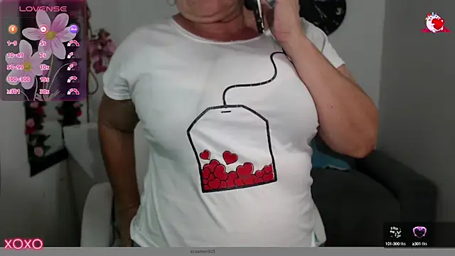 Snapshot of stepmother_105 chatting on 22, 3, 2025 stepmother 105 online show from 22, 3, 2025