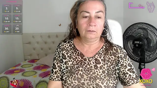 Snapshot of stepmother_105 chatting on 13, 9, 2025 stepmother 105 online show from 13, 9, 2025