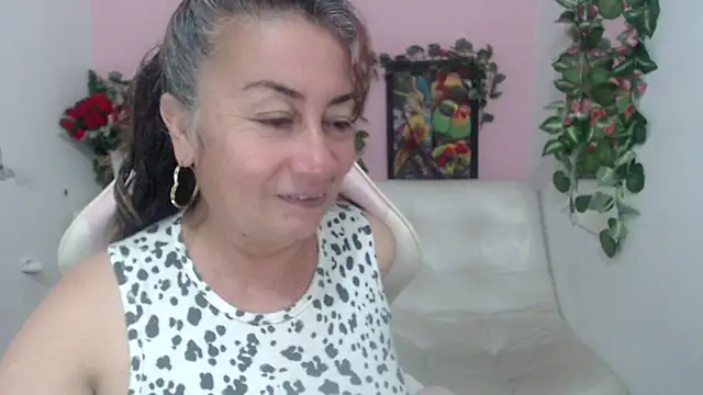 Snapshot of stepmother_105 chatting on 26, 9, 2025 stepmother 105 online show from 26, 9, 2025