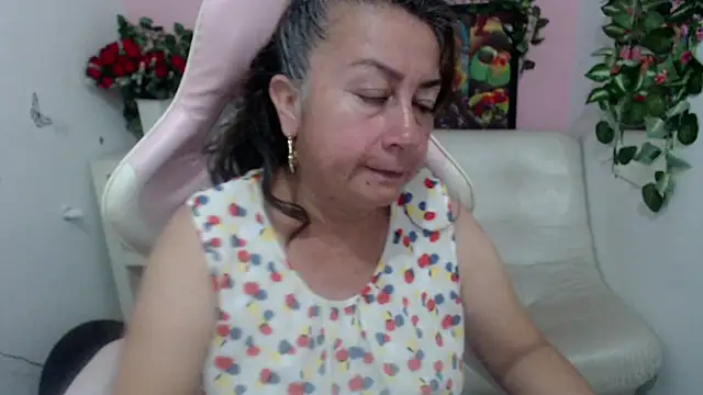 Snapshot of stepmother_105 chatting on 30, 9, 2025 stepmother 105 online show from 30, 9, 2025