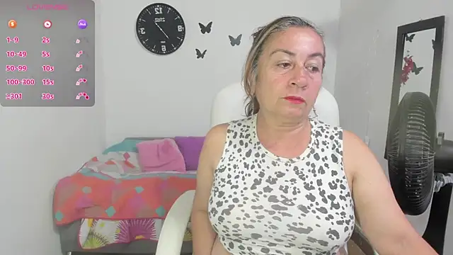 Snapshot of stepmother_105 chatting on 7, 5, 2026 stepmother 105 online show from 7, 5, 2026