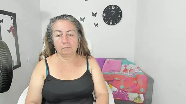 Snapshot of stepmother_105 chatting on 8, 5, 2026 stepmother 105 online show from 8, 5, 2026