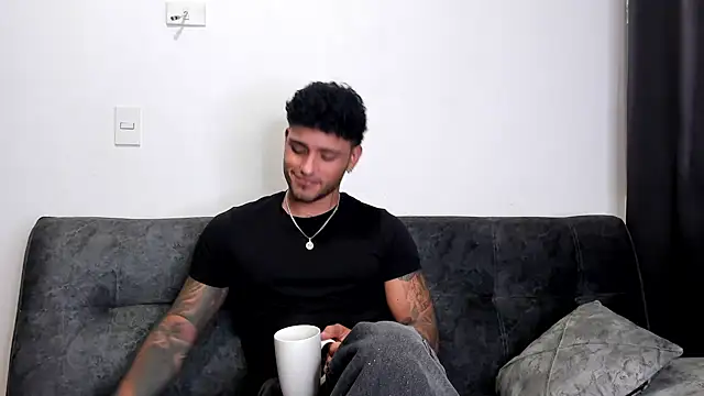 Alessandro Vanni online show from 5, 3, 2025