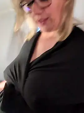 Canadian BBW online show from 13, 5, 2026