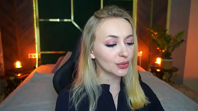 Snapshot of GraceCandy chatting on 4, 3, 2025 GraceCandy online show from 4, 3, 2025