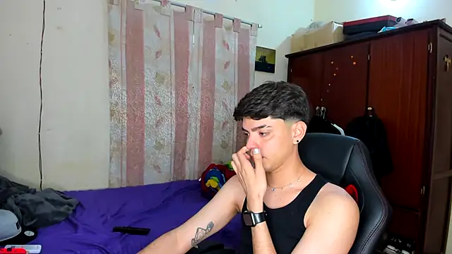 dylancrugerx online show from 1, 1, 2025