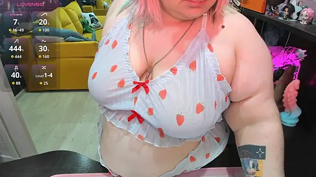 Snapshot of Softie_Sofy chatting on 6, 7, 2026 Softie Sofy online show from 6, 7, 2026