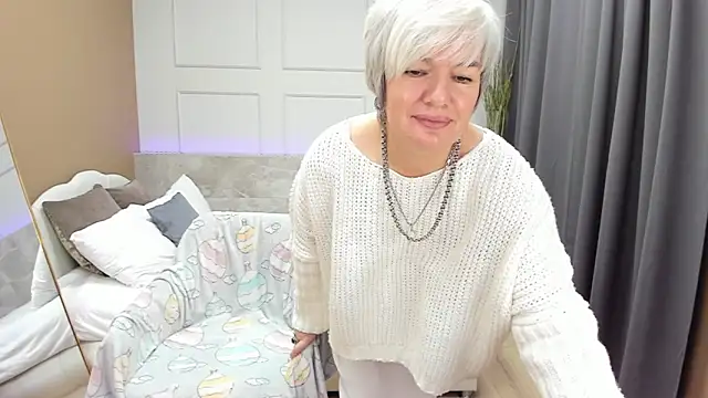 Snapshot of CarmenSoft chatting on 8, 12, 2024 CarmenSoft online show from 8, 12, 2024