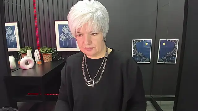 Snapshot of CarmenSoft chatting on 3, 1, 2025 CarmenSoft online show from 3, 1, 2025