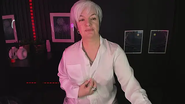 Snapshot of CarmenSoft chatting on 3, 1, 2025 CarmenSoft online show from 3, 1, 2025