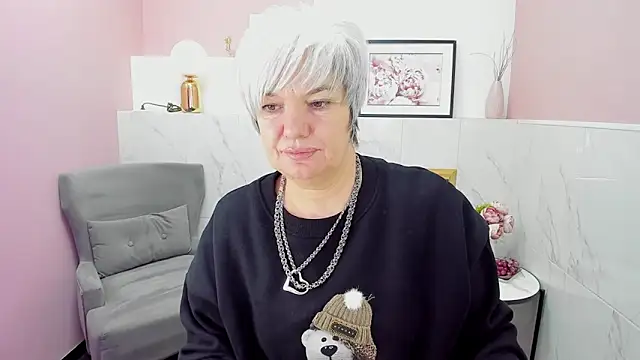 Snapshot of CarmenSoft chatting on 7, 1, 2025 CarmenSoft online show from 7, 1, 2025