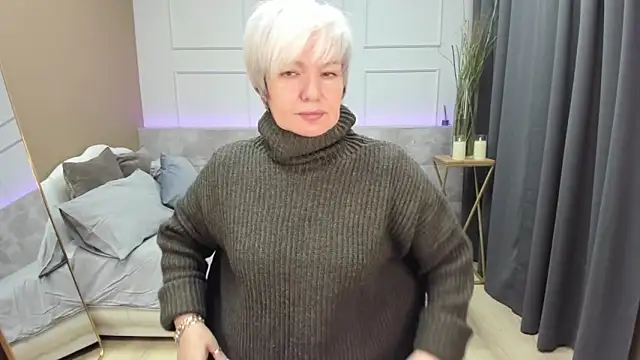 Snapshot of CarmenSoft chatting on 10, 1, 2025 CarmenSoft online show from 10, 1, 2025