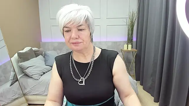 Snapshot of CarmenSoft chatting on 11, 1, 2025 CarmenSoft online show from 11, 1, 2025