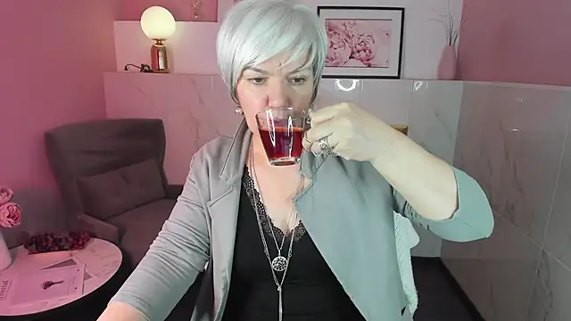 Snapshot of CarmenSoft chatting on 27, 1, 2025 CarmenSoft online show from 27, 1, 2025