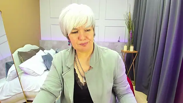 Snapshot of CarmenSoft chatting on 2, 2, 2025 CarmenSoft online show from 2, 2, 2025