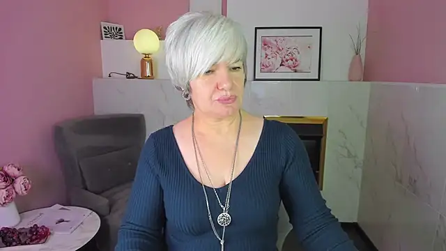 Snapshot of CarmenSoft chatting on 5, 2, 2025 CarmenSoft online show from 5, 2, 2025