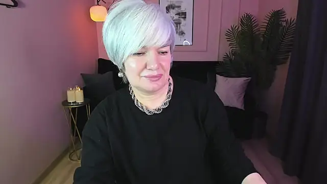 Snapshot of CarmenSoft chatting on 8, 2, 2025 CarmenSoft online show from 8, 2, 2025