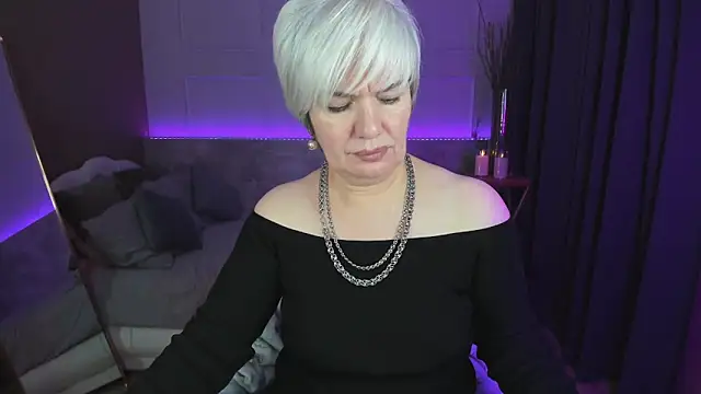 Snapshot of CarmenSoft chatting on 11, 3, 2025 CarmenSoft online show from 11, 3, 2025