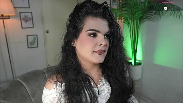 Snapshot of artechloe chatting on 15, 10, 2025 artechloe online show from 15, 10, 2025