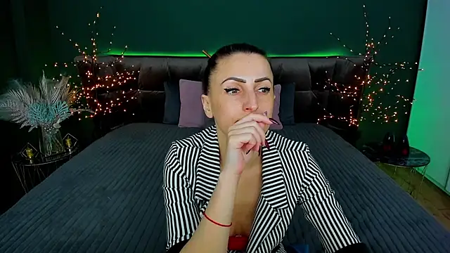 Rebecca Diamond online show from 16, 3, 2025