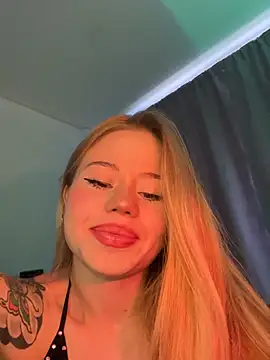 curchez  online show from 31, 12, 2024