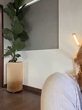 curchez  online show from 13, 4, 2026