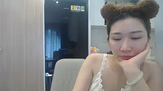 Snapshot of Asiagirll chatting on 18, 6, 2026 Asiagirll online show from 18, 6, 2026