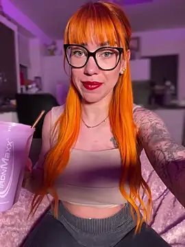 Snapshot of Pia_July_ chatting on 10, 1, 2025 Pia July online show from 10, 1, 2025