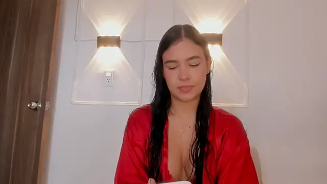 Snapshot of Hanna_Risso chatting on 22, 4, 2026 Hanna Risso online show from 22, 4, 2026