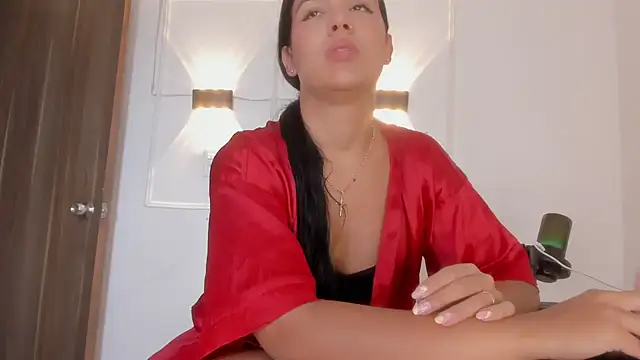 Snapshot of Hanna_Risso chatting on 22, 5, 2026 Hanna Risso online show from 22, 5, 2026