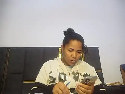 Snapshot of aleixane chatting on 8, 7, 2026 aleixane online show from 8, 7, 2026