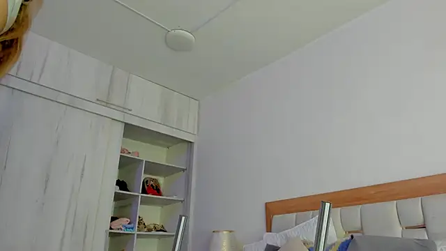 elena mature online show from 31, 10, 2025