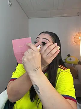 Snapshot of YummyAnna_ chatting on 7, 1, 2026 YummyAnna online show from 7, 1, 2026