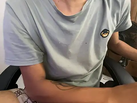 Snapshot of Max_TheHorseDick chatting on 5, 1, 2025 Max TheHorseDick online show from 5, 1, 2025