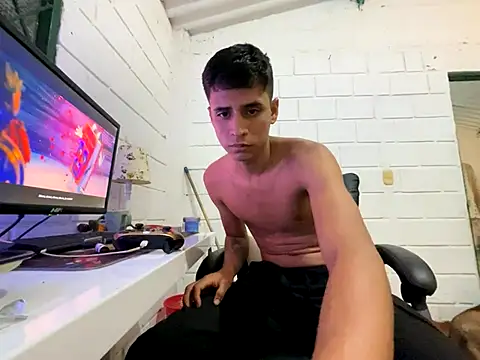 Snapshot of Max_TheHorseDick chatting on 4, 10, 2025 Max TheHorseDick online show from 4, 10, 2025