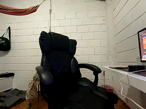 Max TheHorseDick online show from 16, 12, 2025