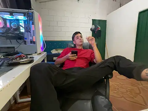 Max TheHorseDick online show from 4, 4, 2026